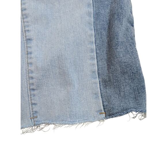 Almost Famous Womens Size 9 Two-Tone Cropped Distressed Raw Hem Jeans - Picture 8 of 9